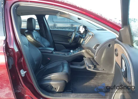 2015 Chrysler 200 C z USA, uszkodzony, nr VIN 1C3CCCCG4FN527733